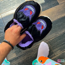 Cargar imagen en el visor de la galería, Gengar pantuflas negras