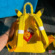 Cargar imagen en el visor de la galería, Mochila Pikachu Yellow
