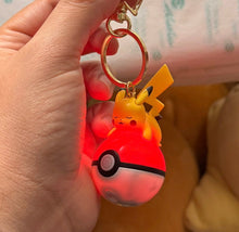 Cargar imagen en el visor de la galería, Llavero  Pikachu led
