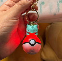 Cargar imagen en el visor de la galería, Llavero  Bulbasaur led
