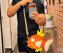 Cargar imagen en el visor de la galería, Bolso Magikarp Plush UNISEX
