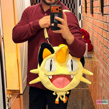 Cargar imagen en el visor de la galería, Mochila Meowth Plush UNISEX
