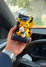 Cargar imagen en el visor de la galería, Pikachu Figura Graduación
