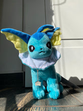 Cargar imagen en el visor de la galería, Vaporeon peluche 27-30cm
